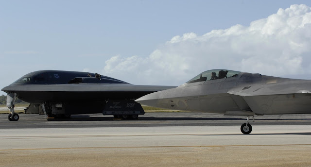 USAF F-22 Stealth Raptor & B-2 Stealth Bomber