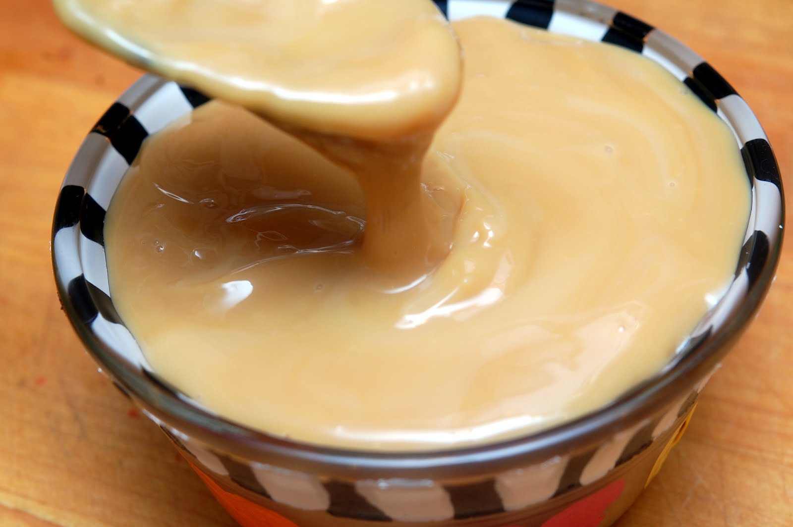 HOMEMADE DULCE DE LECHE Hugs and Cookies XOXO