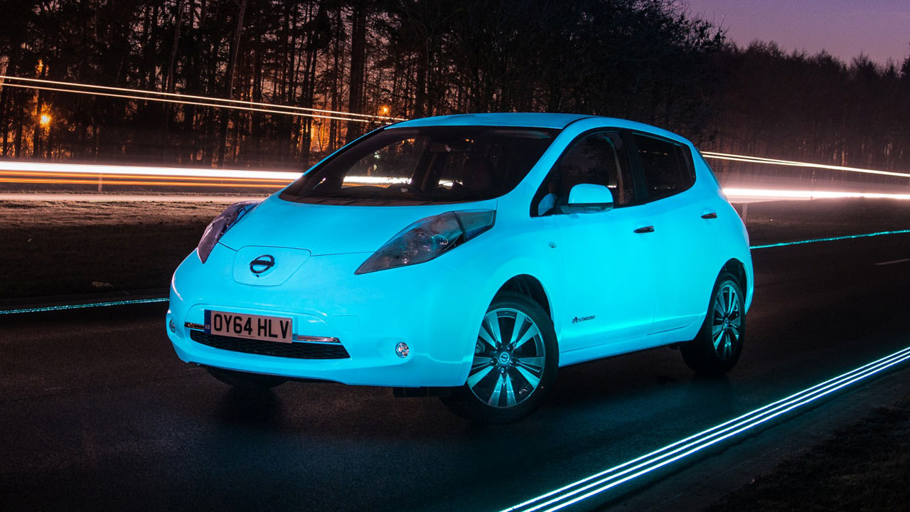 Nissan Leaf is first glow-in-the-dark car
