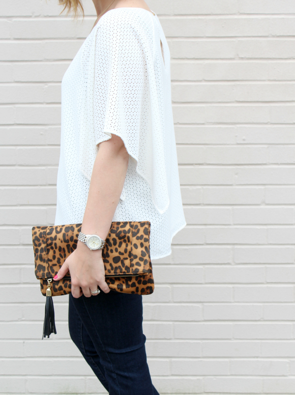 cuddy studios, mom style, mom blogger, flare jeans, leopard clutch