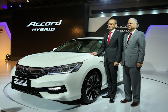 Mr. Yoichiro Ueno, President & CEO, Honda Cars India. & Mr. Raman Sharma- SVP & Director Honda Cars India at the launch of the All New Honda Accord Hybrid (3) Mr. Yoichiro Ueno, President & CEO, Honda Cars India. & Mr. Raman Sharma- SVP & Director Honda Cars India at the launch of the All New Honda Accord Hybrid (3)
