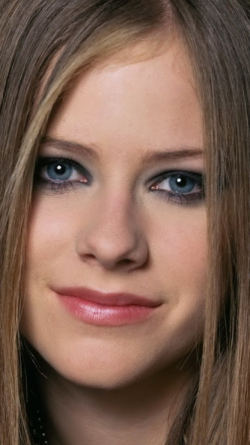 avril whatsapp
