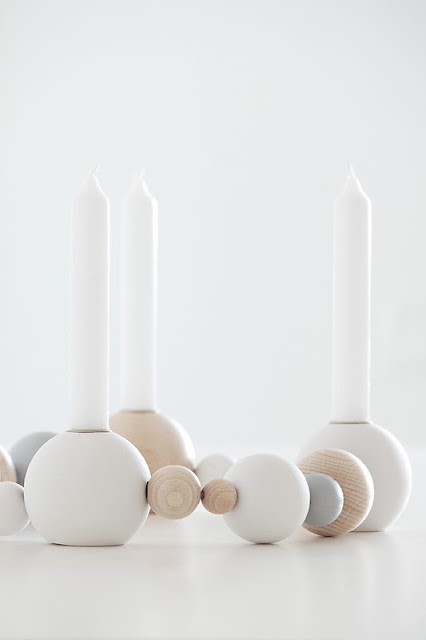 Kerzenständer aus Holzkugeln