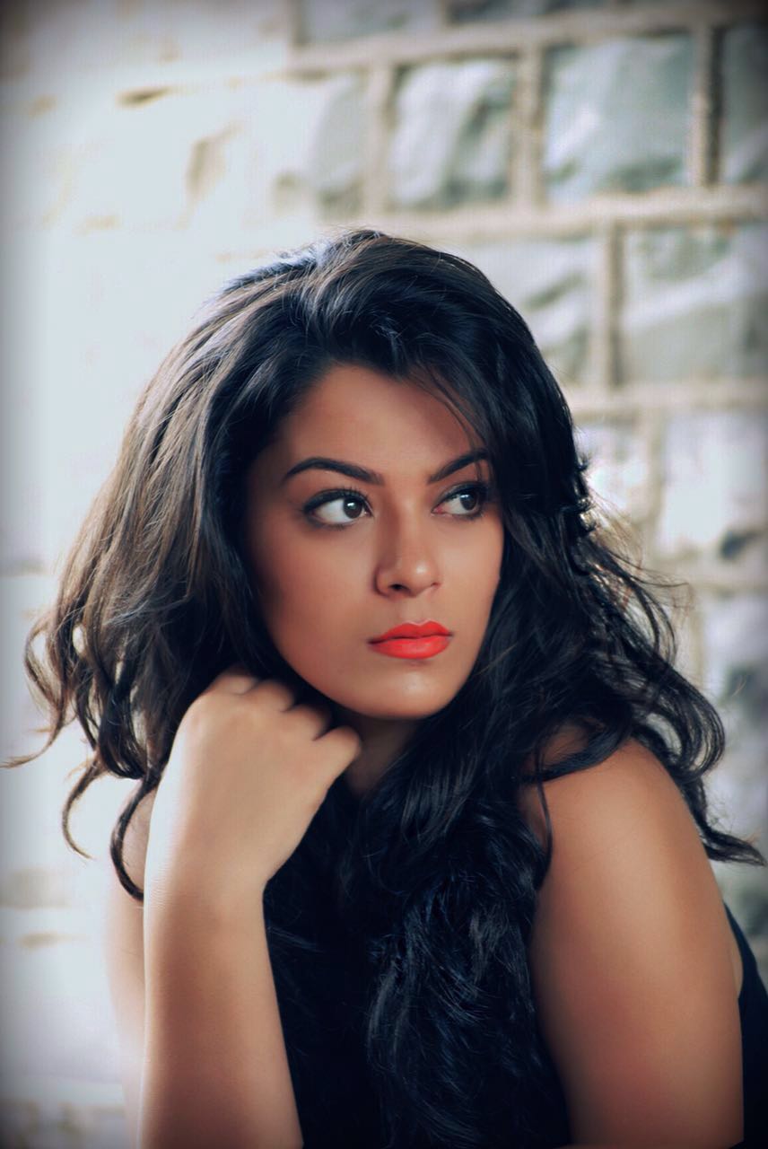 Bhojpuri hot Actress Nidhi Jha HD wallpaper, Nidhi Jha beautiful photo in green and Pink Dress