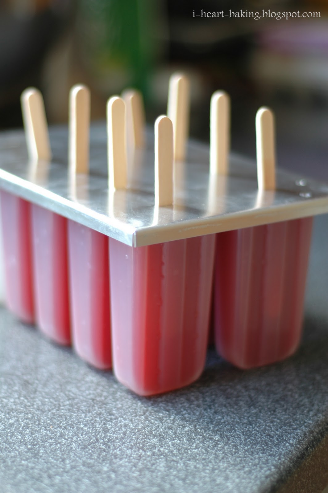 i heart baking! fresh grape popsicles