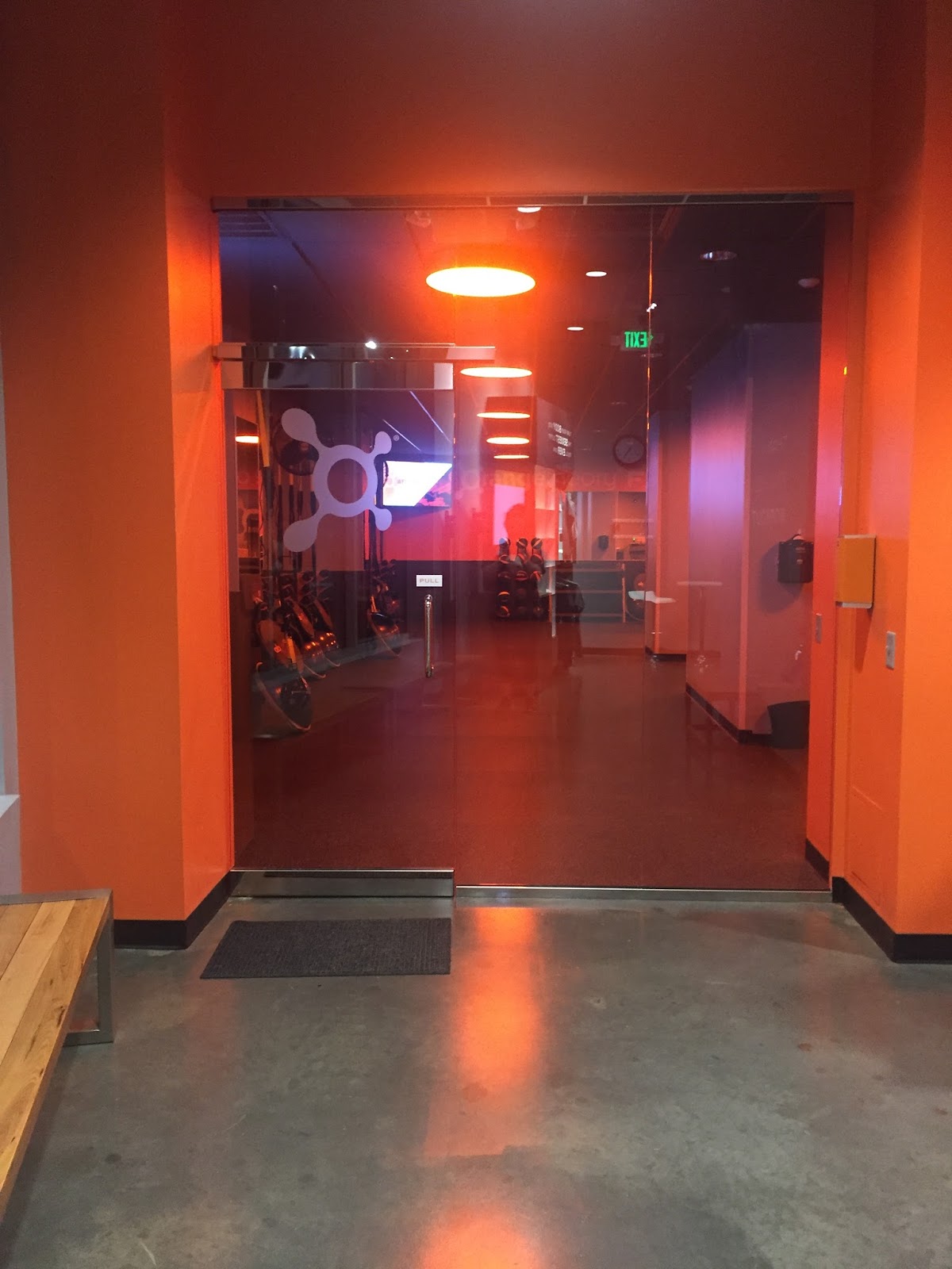 Popular North Carolina style blogger Rebecca Lately shares her experience at Orangetheory Fitness!  Click here to read more now!
