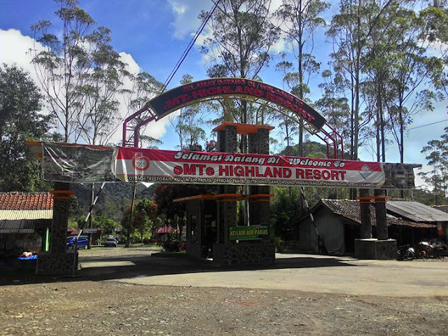 6 Wisata Kebun Strawberry Terkenal di Indonesia