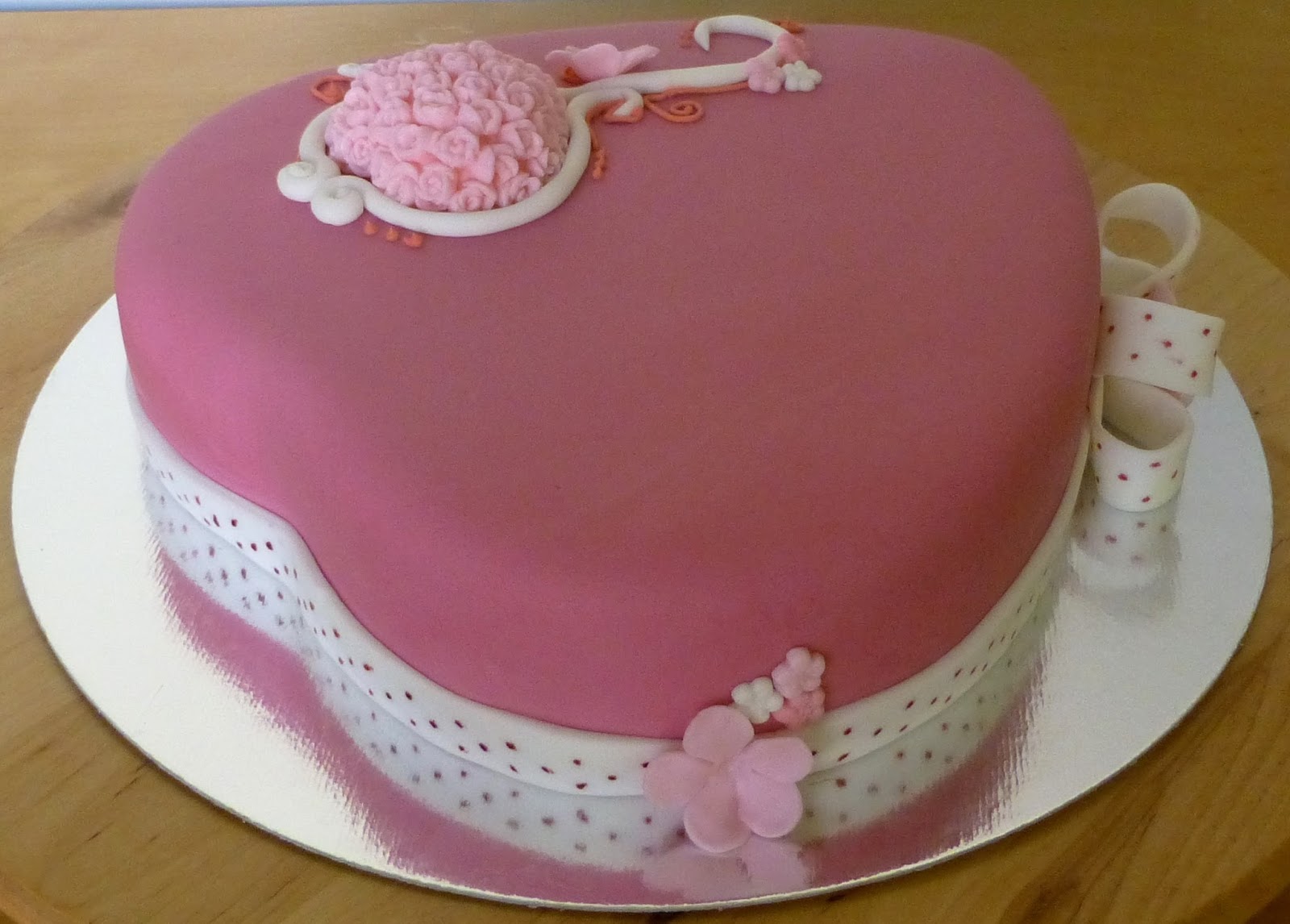 CakeSophia: Heart cake for a very close friend