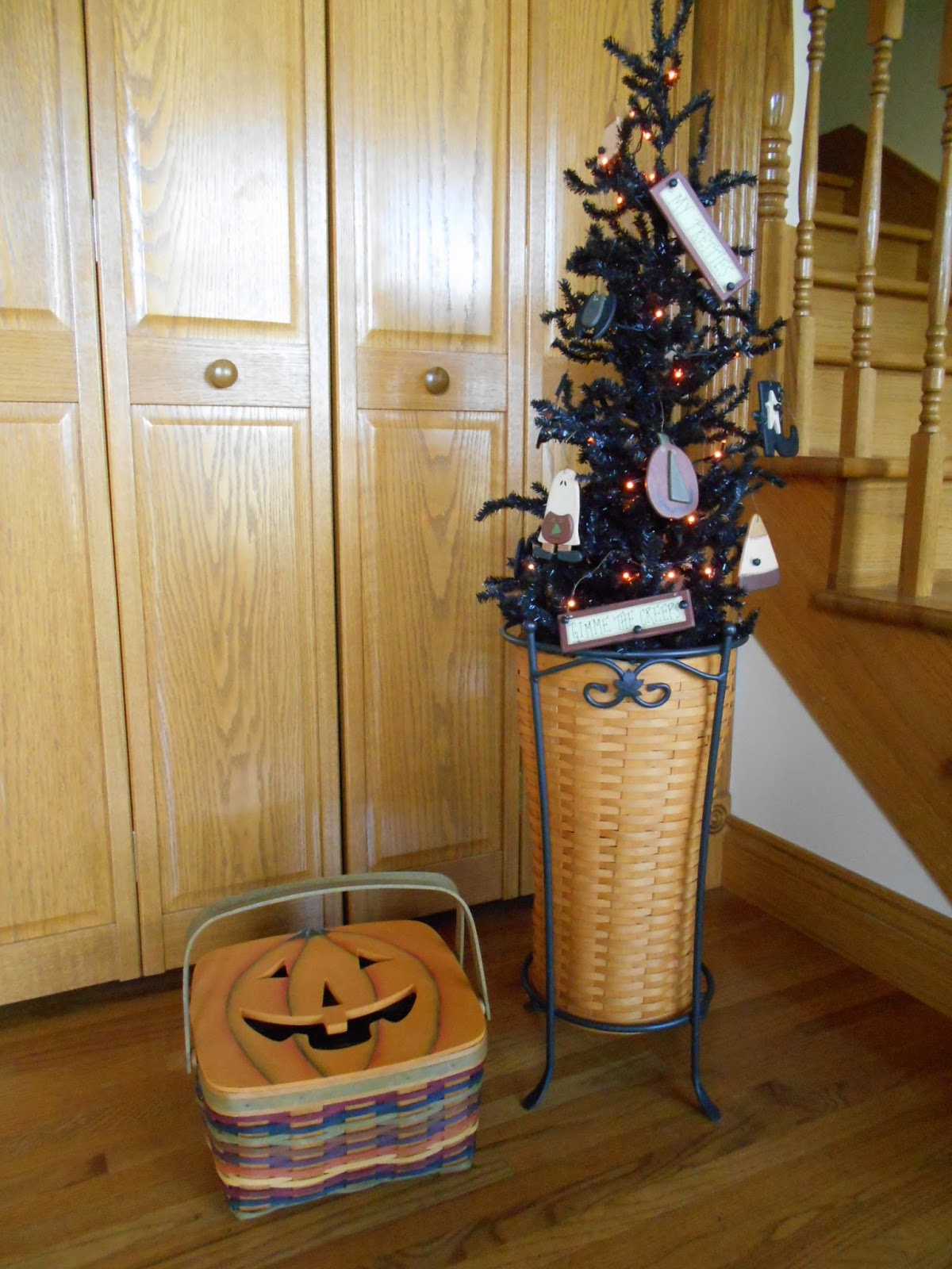 LovingLongablogger A Halloween Use for Your Longaberger Umbrella Basket