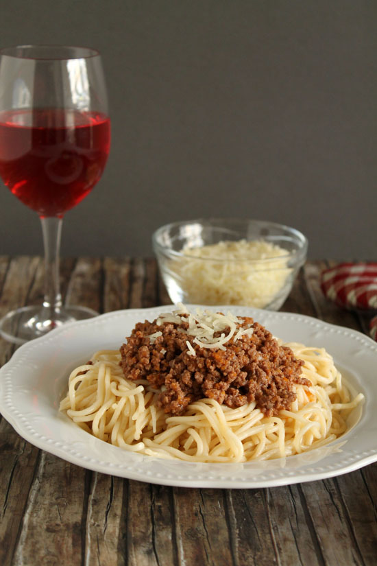 μακαρονάδα με κιμά | theonewithallthetastes.com