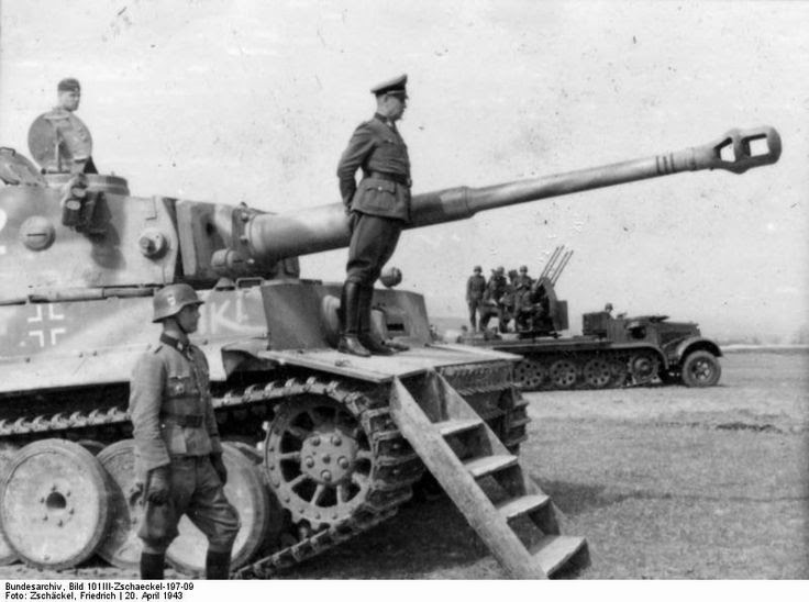 German Waffen-SS General Walter Krüger Tiger I addressing his troops big guns world war II worldwartwo.filminspector.com