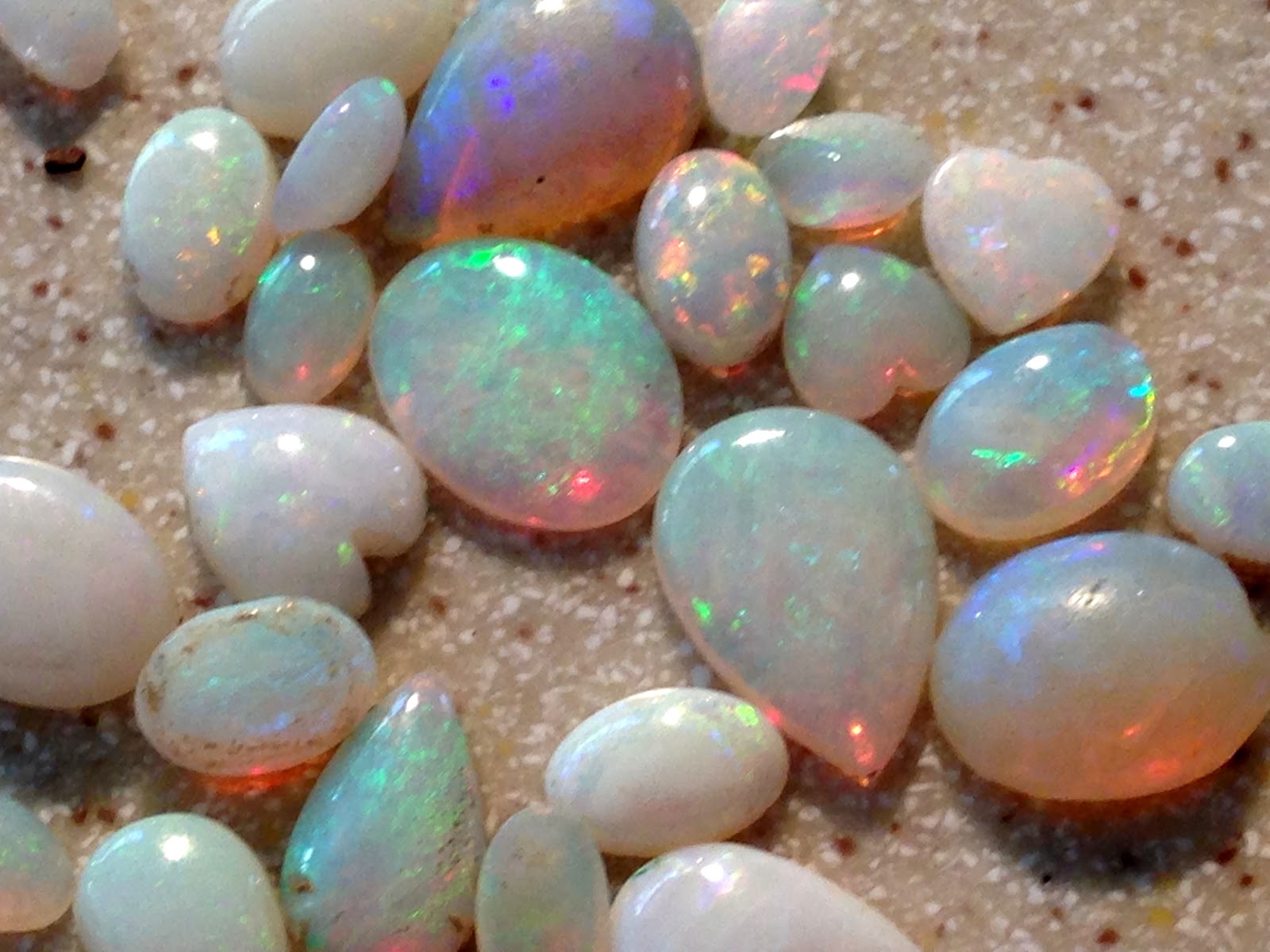 Lisa Yang Jewelry : Opals - Real or Imitation?