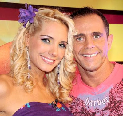 Brenda Carvalho y Julinho Foto de Julinho y Brenda Carvalho sonriendo