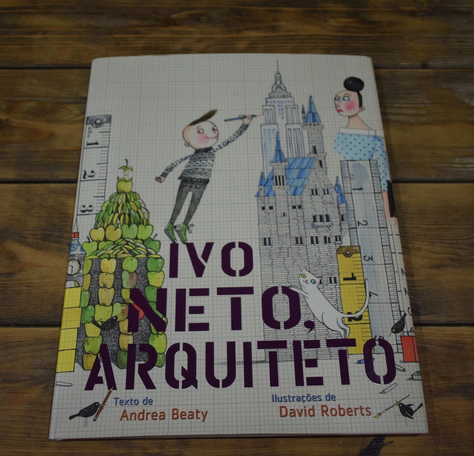 Hipopómatos na Lua: Um Livro por Dia.