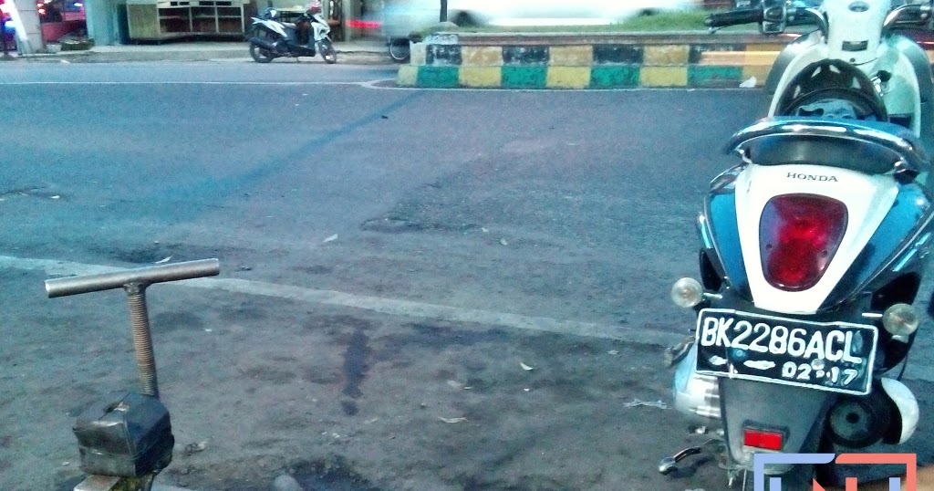 17+ Jika Ban Motor Bocor, Ide Top!