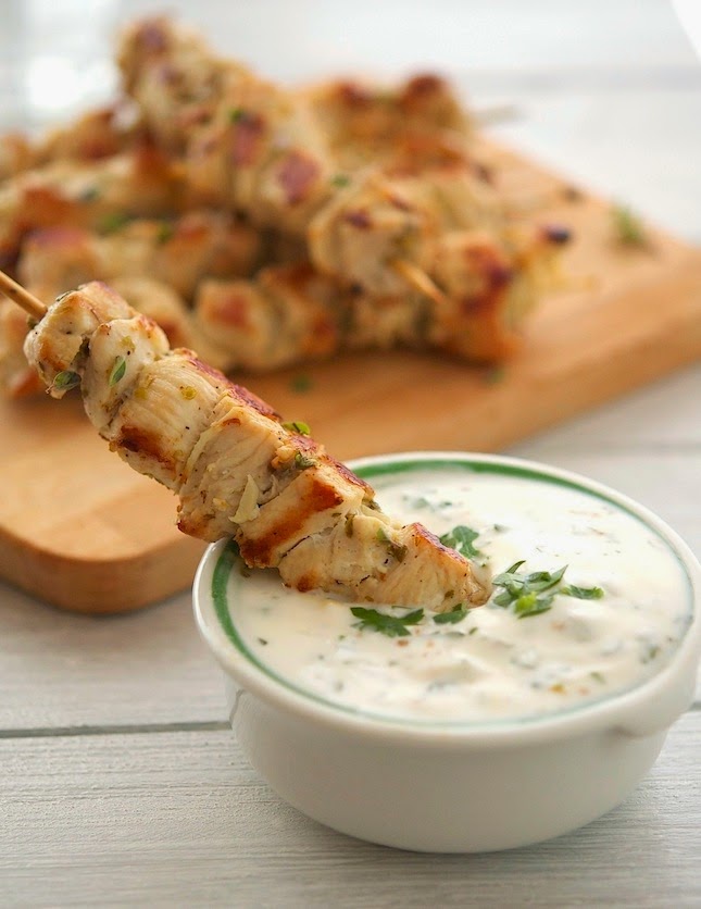 Chicken Souvlaki Kebabs with Tzatziki Sauce Chicken Souvlaki Kebabs with Tzatziki Sauce