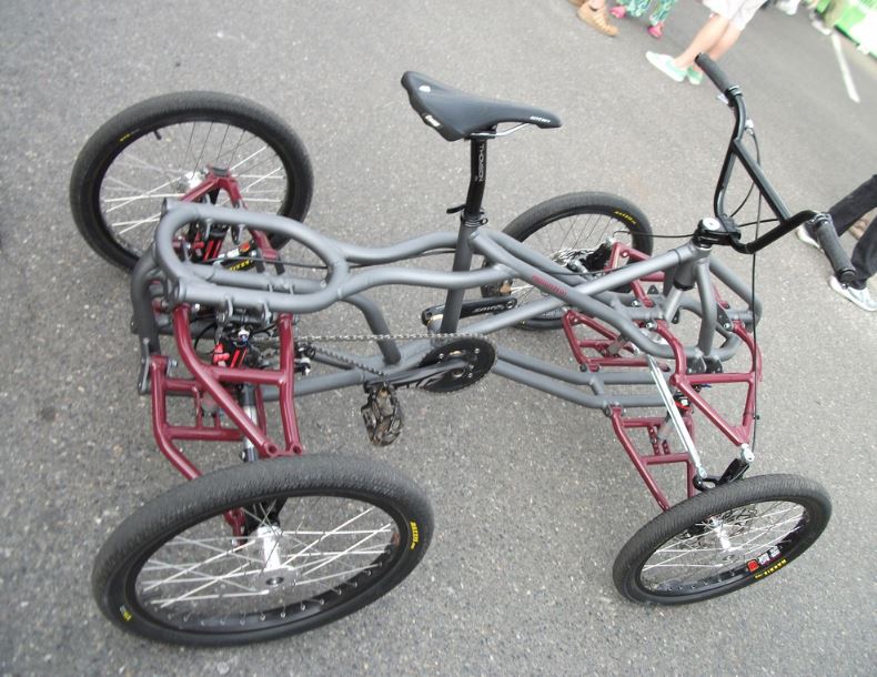 Utility Cycling Technology Tilting trike design