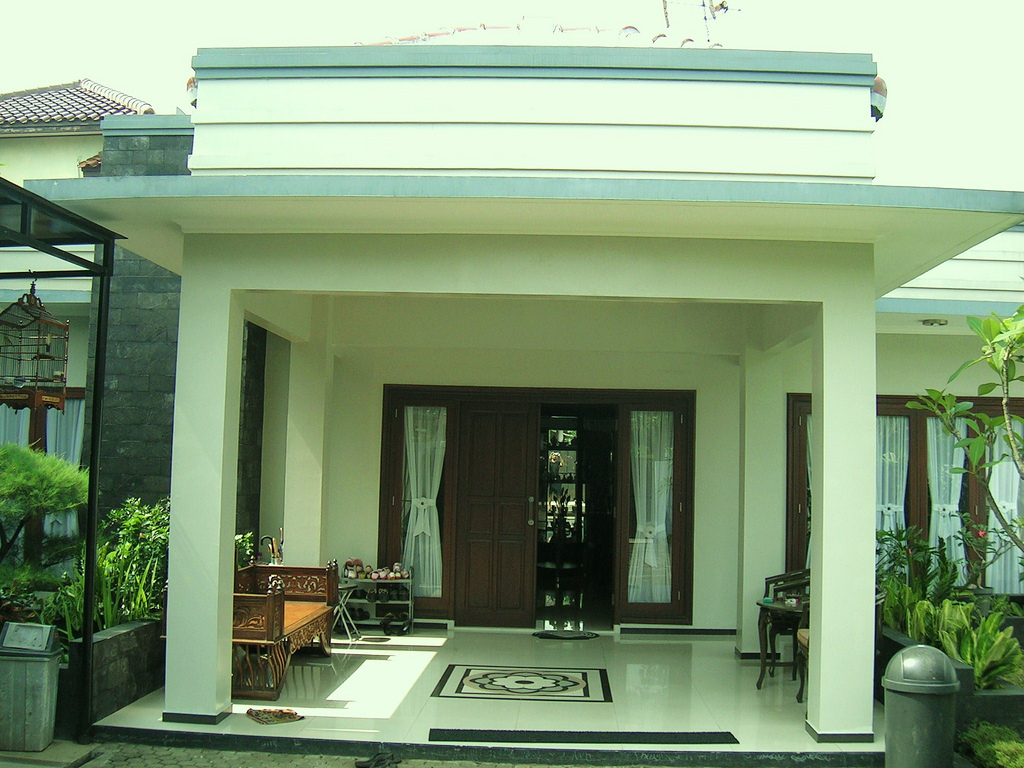 46 Model kanopi cor teras depan rumah