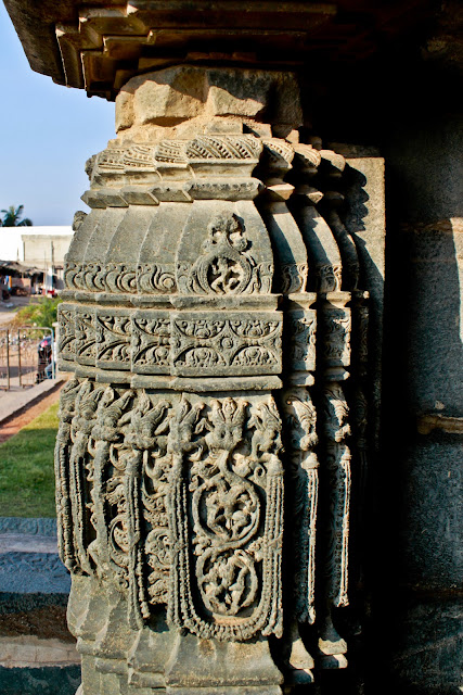 Beautiful carvings on the columns of suryanarayana temple Beautiful carvings on the columns of suryanarayana temple
