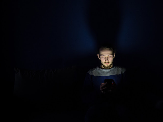 Top 5 Blue Light Filter Apps to Reduce Digital Eye Strain If your Smartphone does not support night mode here are 5 Best Android Apps that Reduce Eye Strain for Night Reading