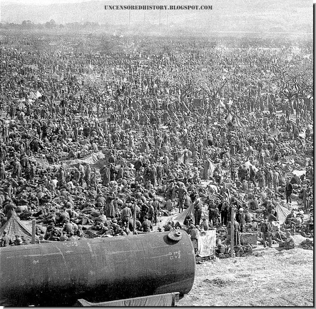 Thousands of German soldiers herded together
