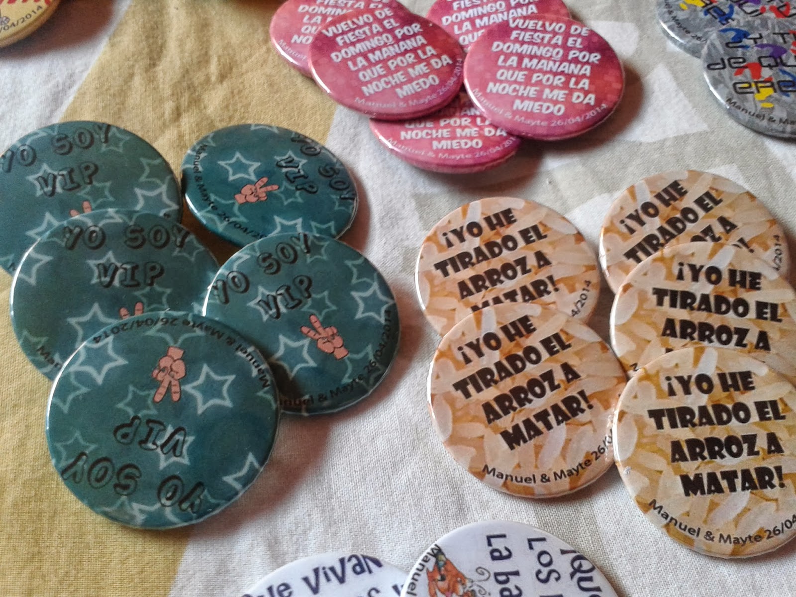 Chapa Sticker Butterfly Details: Chapas personalizadas