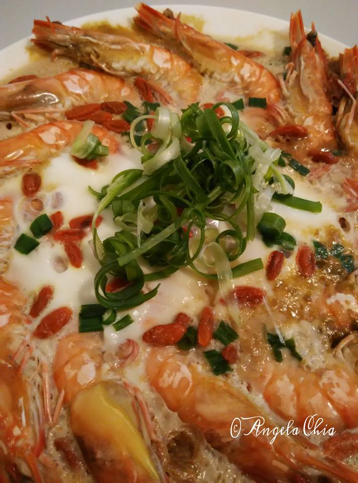 Angela Chia Egg White Steamed Prawns with Goji Berries