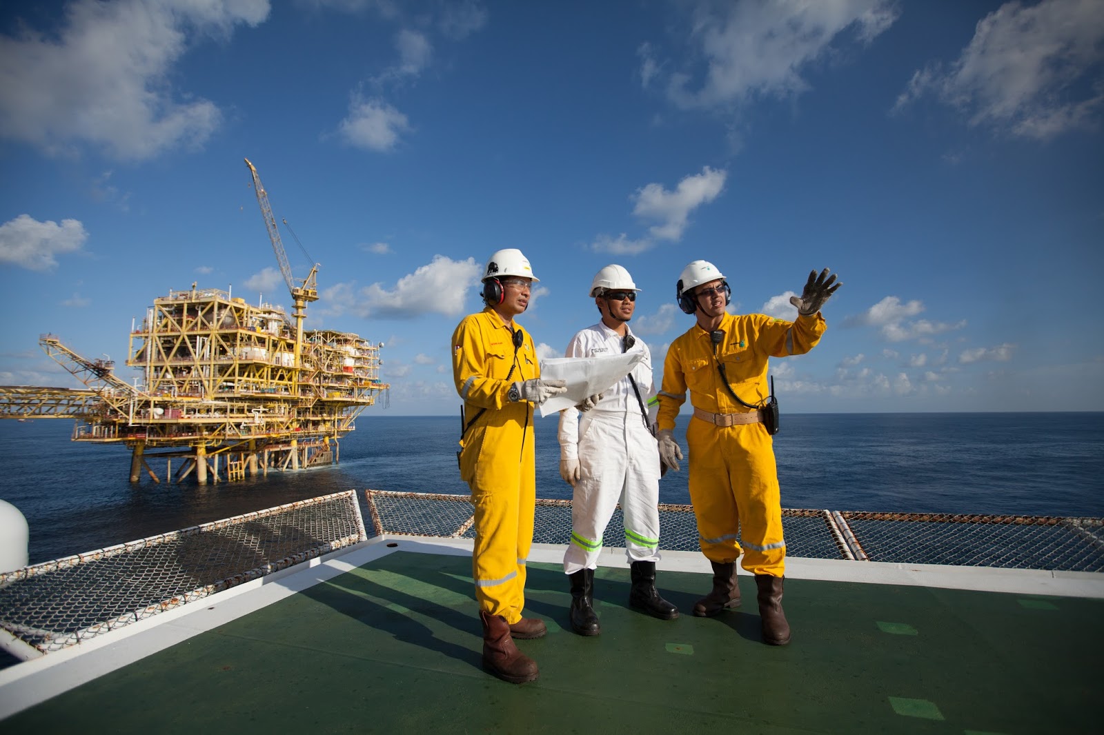 Dunia NDT & inspection PETRONAS SLASHES OIL RIG COUNT