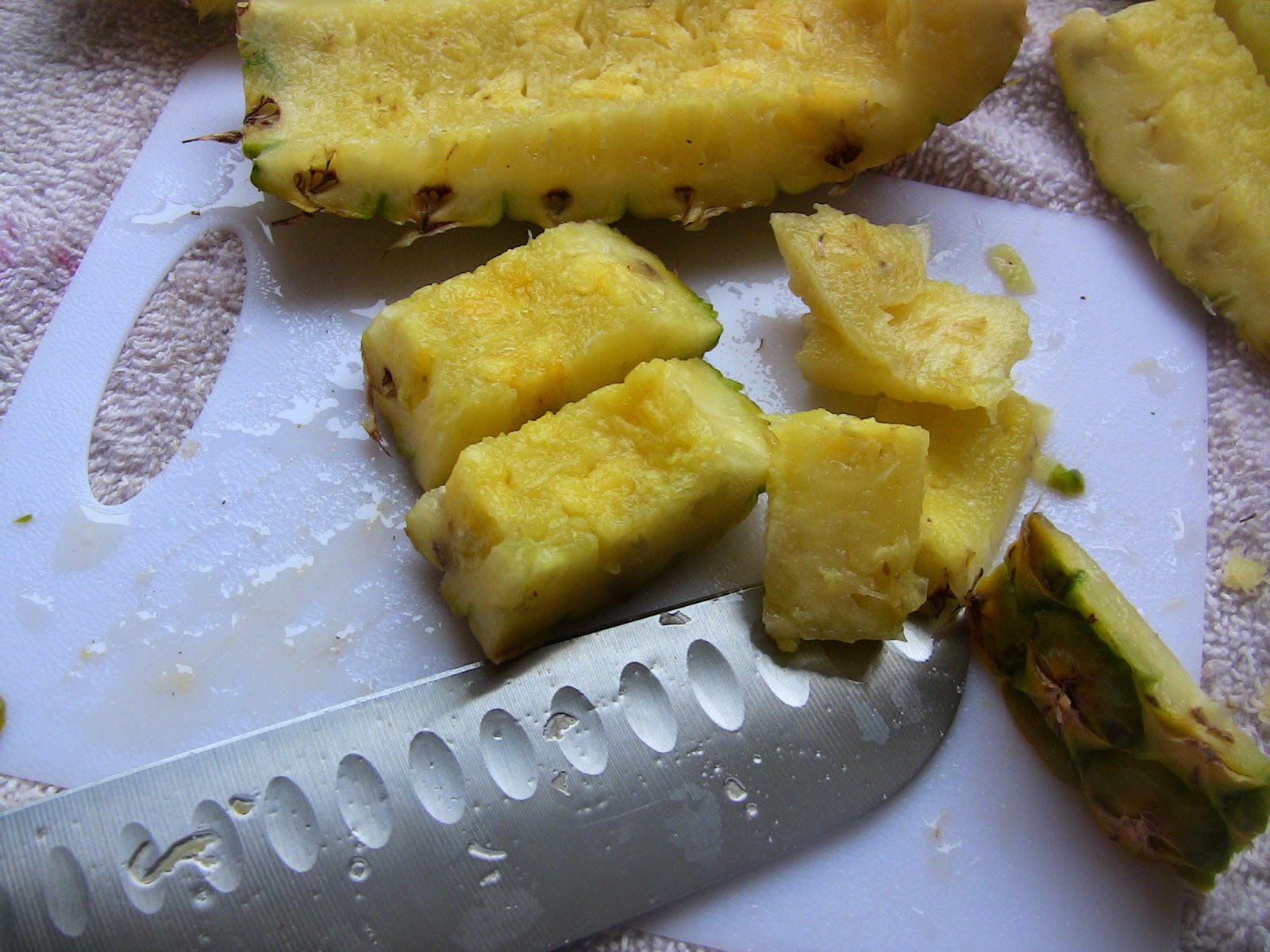 Bethany Likes Cheese: 5 Ways to Use a Pineapple