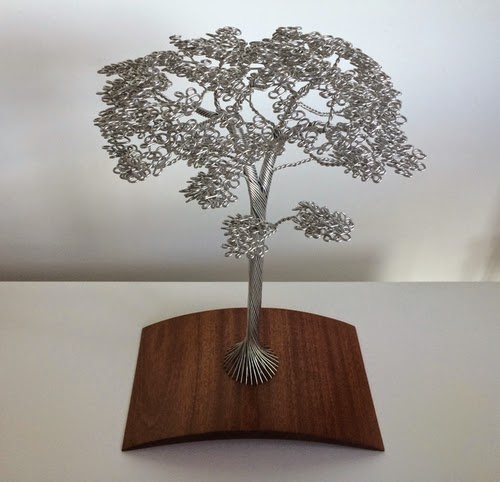 06-Clive-Maddison-Small-Wire-Tree-Sculptures-www-designstack-co 