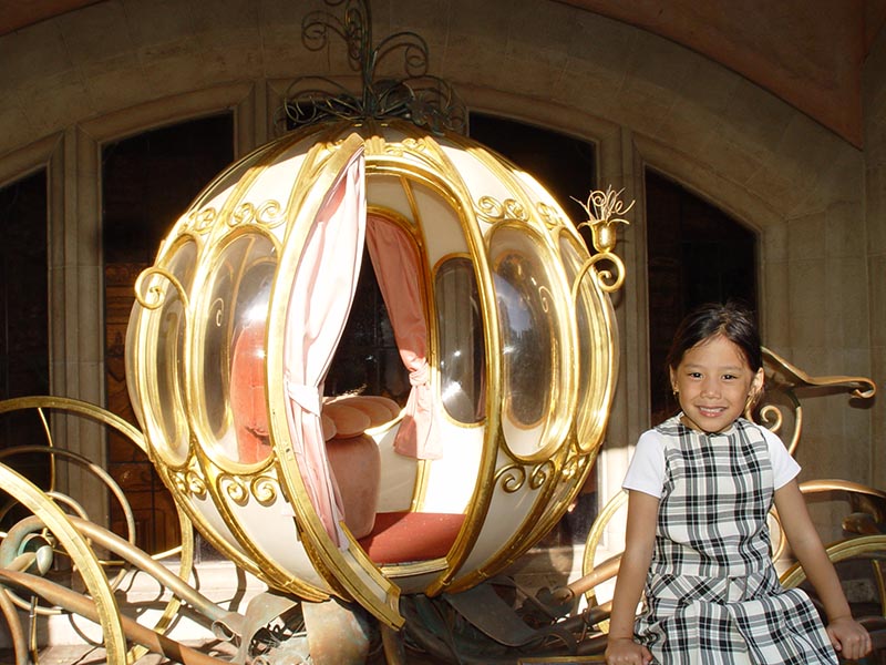  Paris Disneyland Park cinderella pumpkin chariot