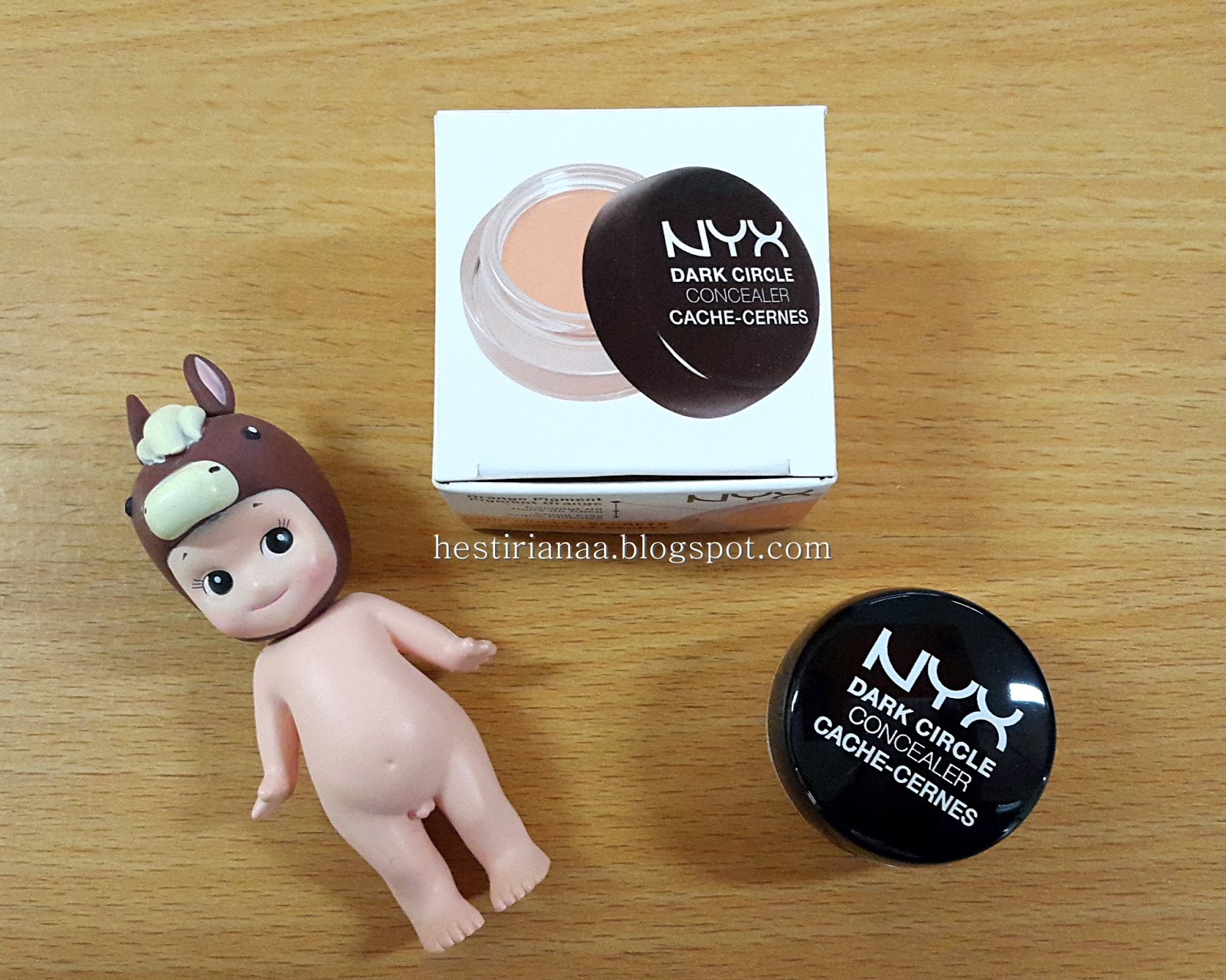 nyx dark circle concealer light