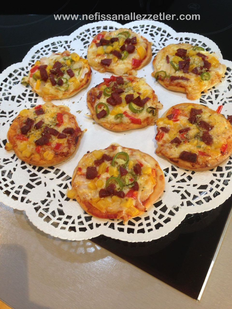 5 dakkada pizza nasıl yapılır – Kahvaltılık nefis bazlama pizza tarifi – Kahvaltılık tarifler 5 dakkada pizza nasıl yapılır – Kahvaltılık nefis bazlama pizza tarifi – Kahvaltılık tarifler