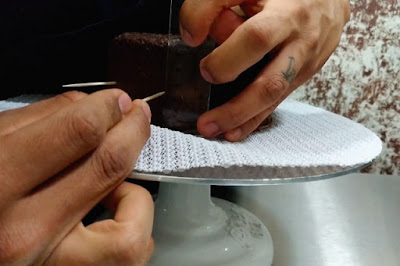 Cómo cortar un bizcocho a la mitad sin cuchillo Cómo cortar un bizcocho a la mitad sin cuchillo