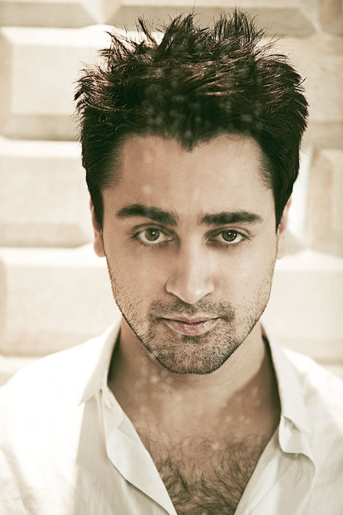 Hot Body Shirtless Indian Bollywood Model & Actor: Imran Khan