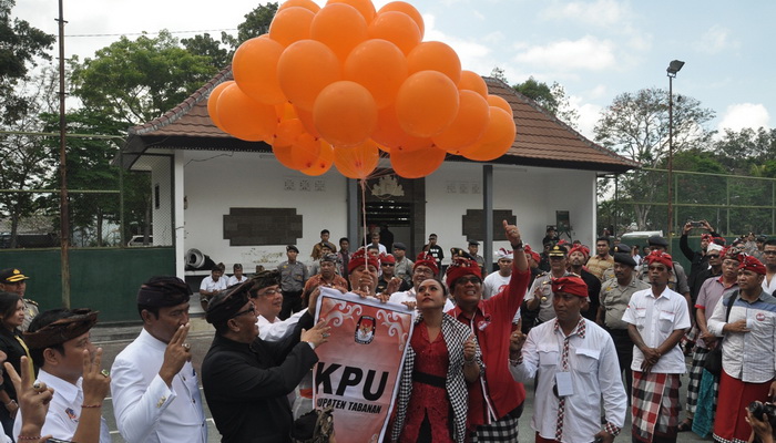 Duet Eka-Jaya dan Jana-Amerta Kampanye Damai di Tabanan
