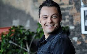 SCARICARE ED ERO CONTENTISSIMO TIZIANO FERRO GRATIS
