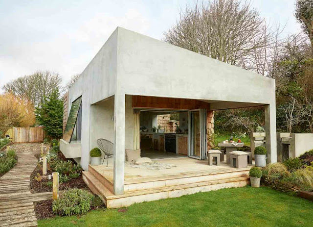 A concrete house in North Cornwell, England