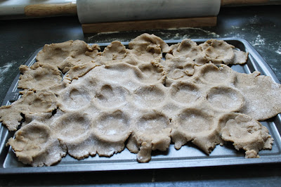 Making s'mores tartlet shells