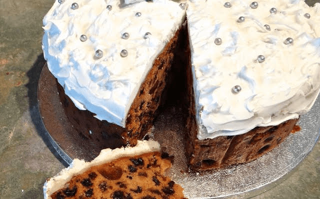 Grandma Christmas cake