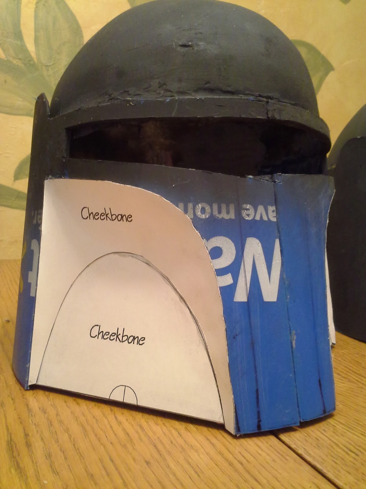 Mandalorian Helmet with Electronics