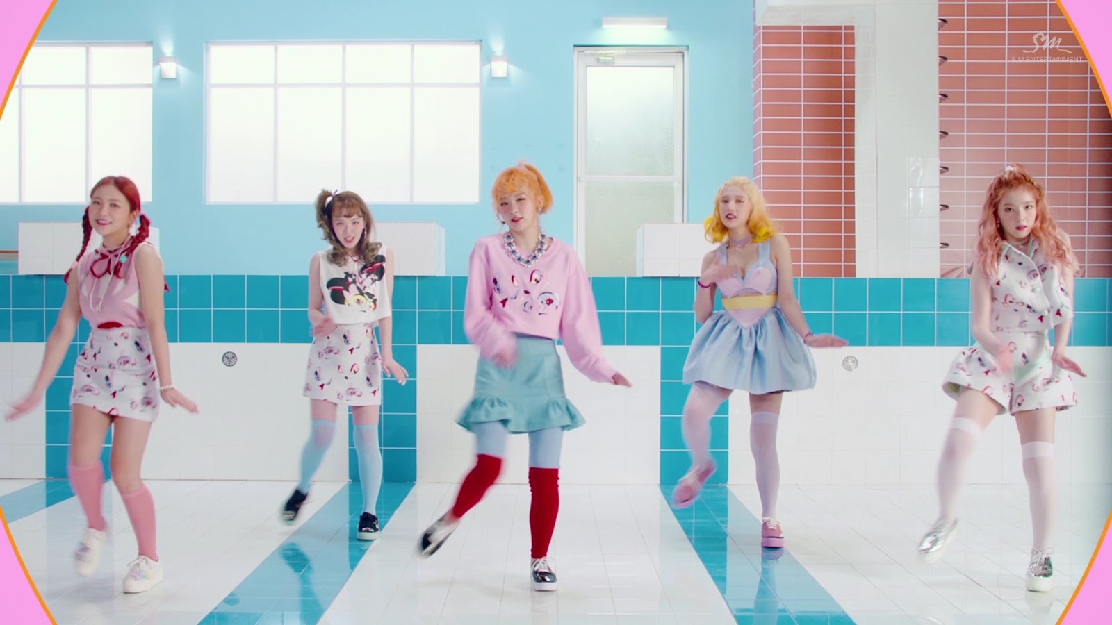 Red Velvet Russian Roulette Mv Outfits Redpink Closet