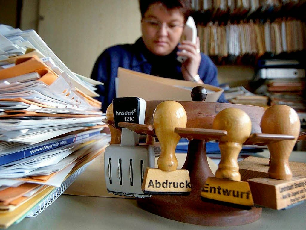 Beamtengeschichten Reinhard Mey Einen Antrag auf Erteilung eines Antragformulars