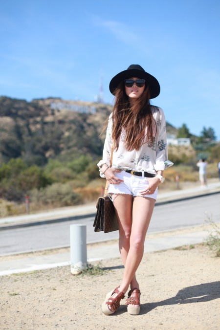 Live On The Edge: White Shorts In The Summer. | ALIXROSE