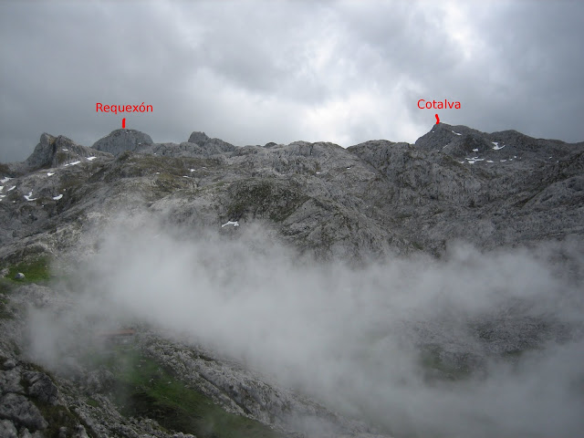 Rutas Montaña Asturias: Vista desde el refugio de Vegarredonda del Requexón y Cotalva