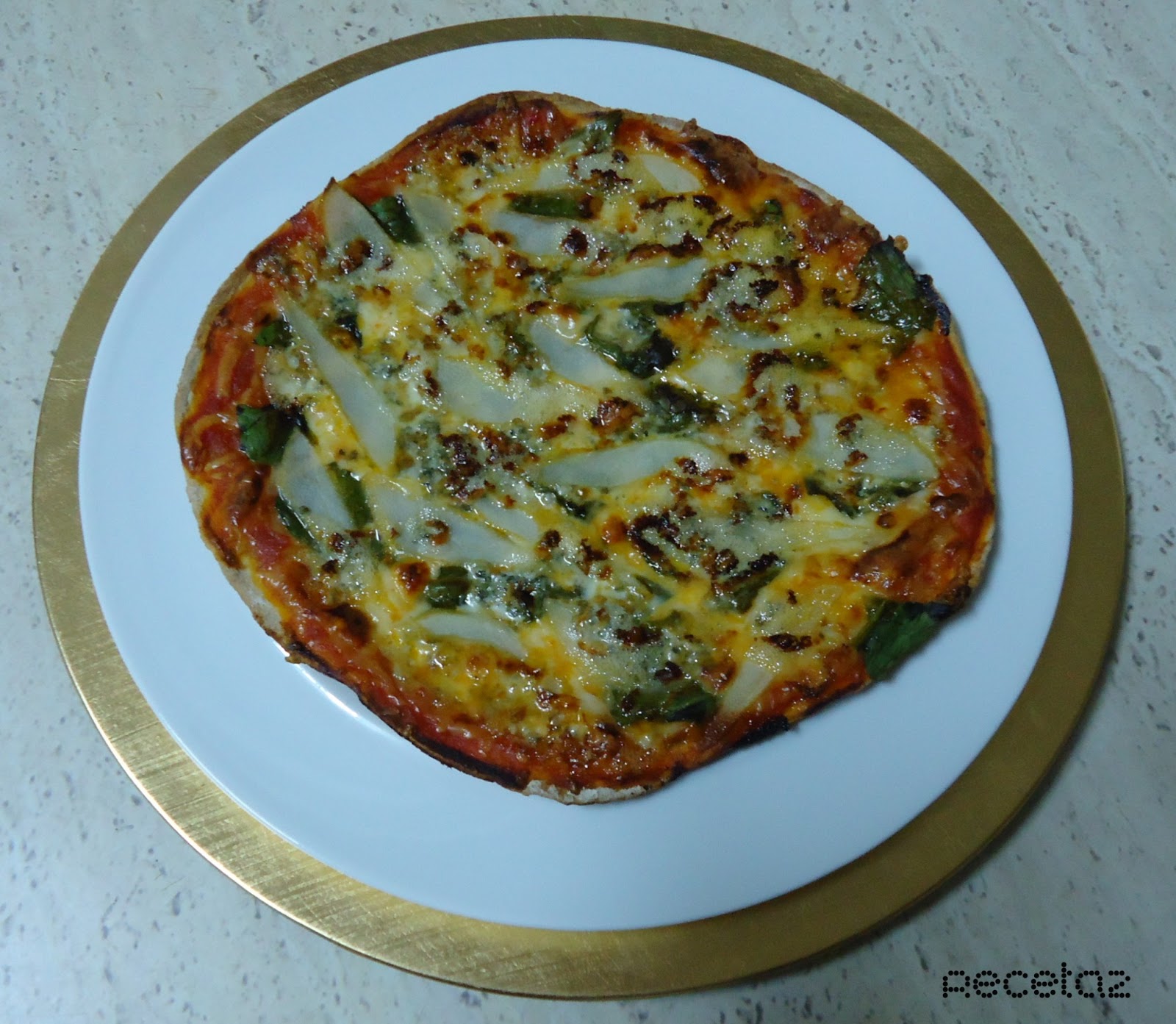 Receta2 Pizza de pera, queso azul y espinacas
