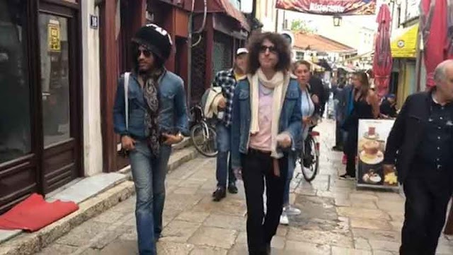 Lenny Kravitz spaziert durch Skopje vor Konzert in Arena