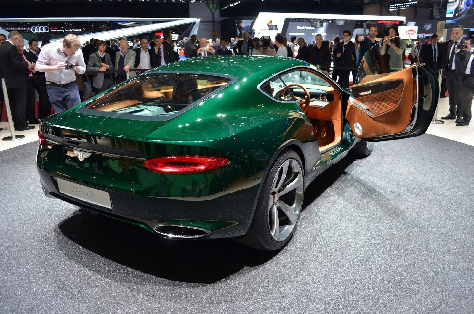 Amazing 5 Seater Sports Car Evaigeren