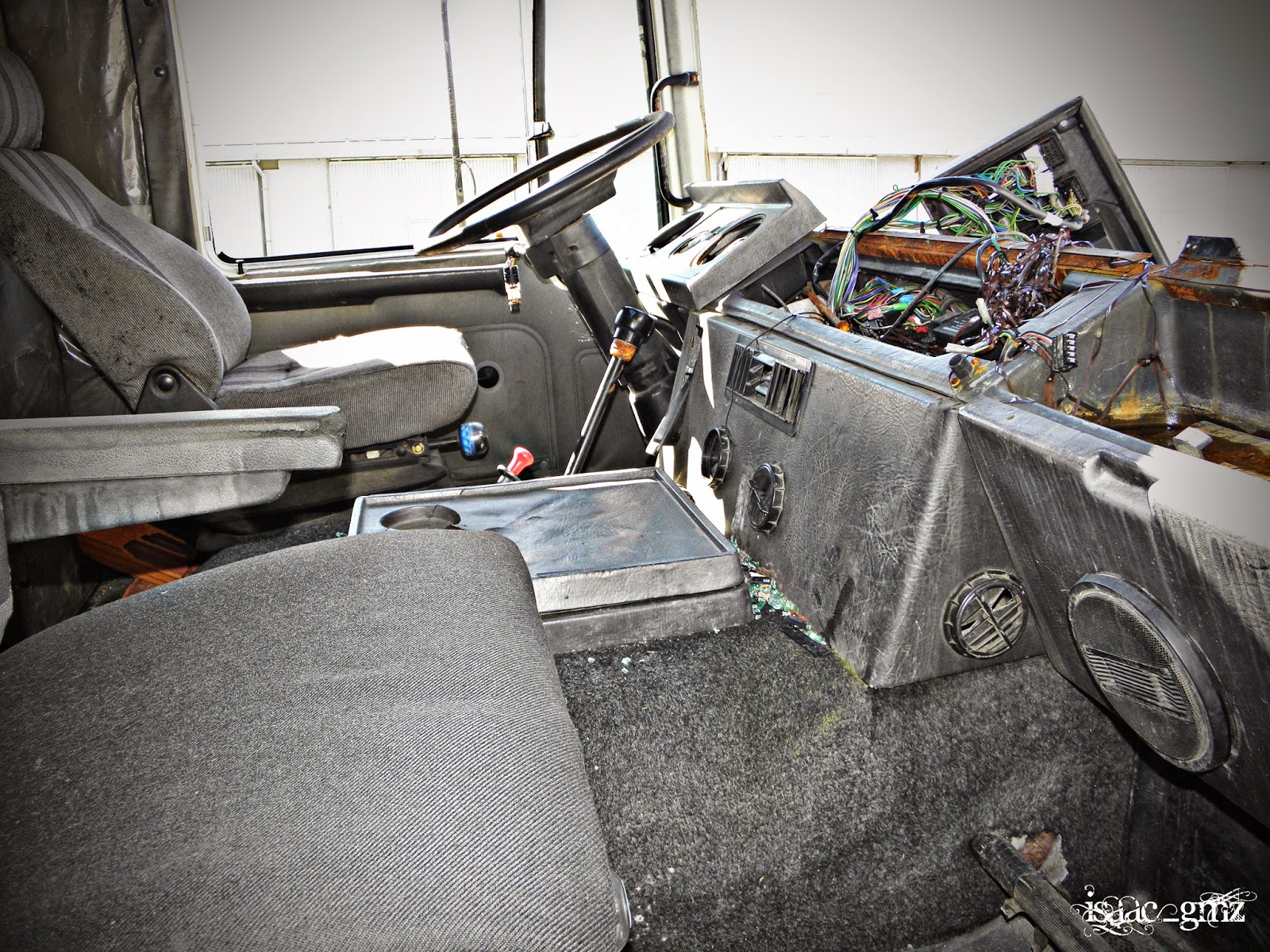 El Silencio del Abandono: Fábrica con Sorpresa