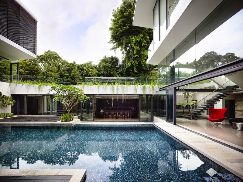 Singapore Contemporary House luxurious central pool